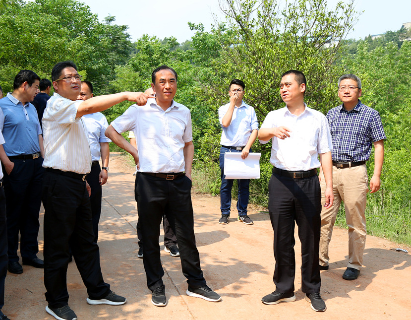 综合整治环保项目 全力守护绿水青山 ——市委副书记、市长赵辉视察城市黑臭水体整治及污水垃圾处理设施项目